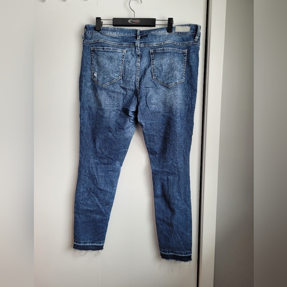 Bootlegger Skinny mid-rise. 34W 28L - Picture 3 of 3